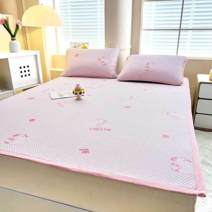 91家纺网 家纺一手货源 找家纺 找底底家纺 2025新款直播A类冰豆豆软席可机洗空调席子凉席三件套 卡皮巴拉-粉玉