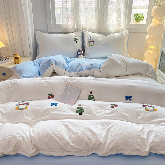 91家纺网 家纺一手货源 找家纺 多品家纺 2025新款超柔水洗棉毛巾绣单被套 豆丁企鹅白