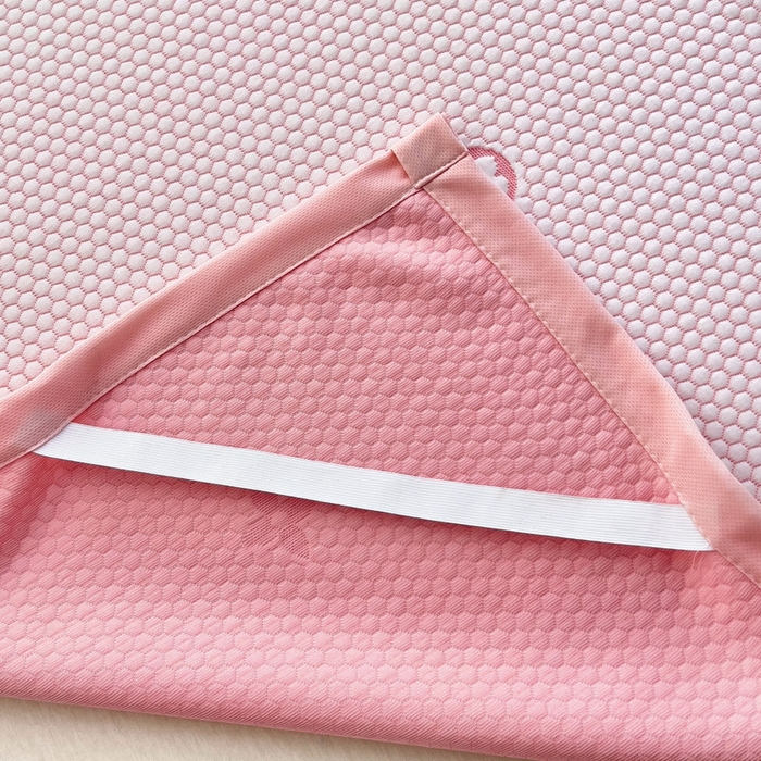 91家纺网 家纺一手货源 找家纺 找底底家纺 2025新款直播A类冰豆豆软席可机洗空调席子凉席三件套 暴力熊-粉玉