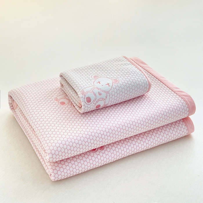 91家纺网 家纺一手货源 找家纺 找底底家纺 2025新款直播A类冰豆豆软席可机洗空调席子凉席三件套 暴力熊-粉玉