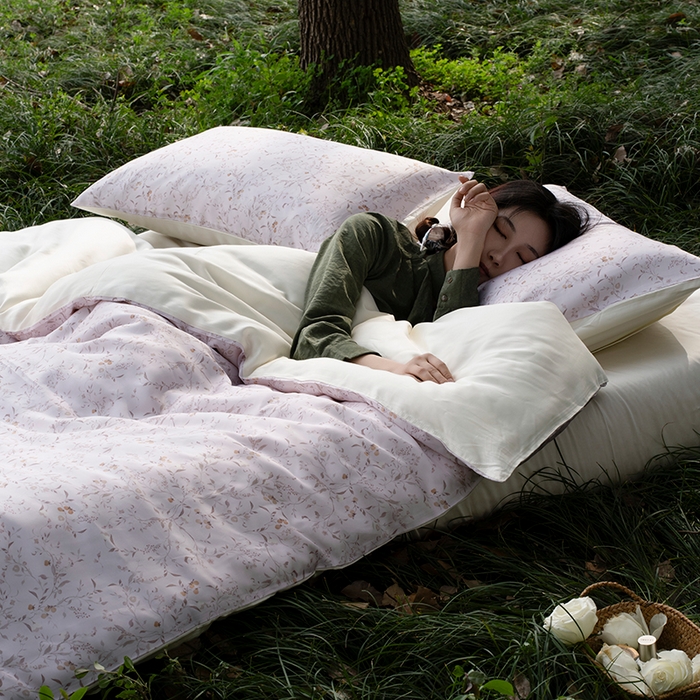 91家纺网 家纺一手货源 找家纺 禾时 2025新款60S兰精天丝数码印花四件套 慕沙-粉