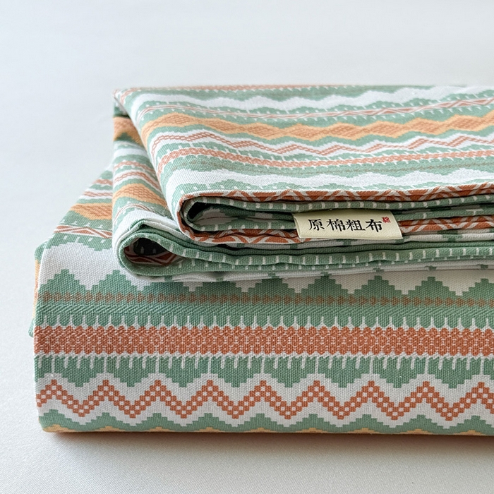 91家纺网 家纺一手货源 找家纺 红日子纺织品 2025新款直播热卖原棉提花锻条老粗布印花床单三件套 简爱