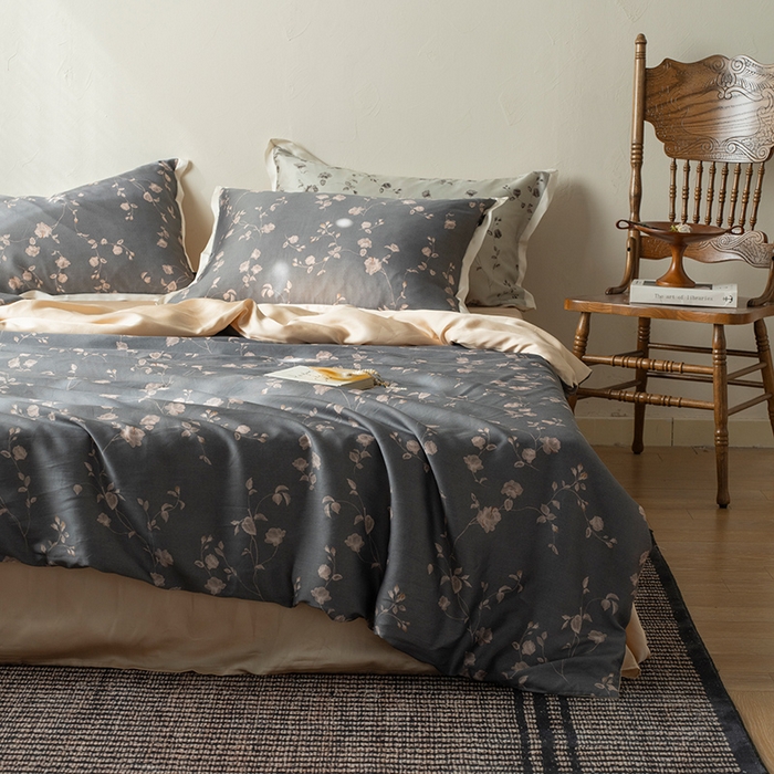 91家纺网 家纺一手货源 找家纺 禾时 2025新款60S兰精天丝数码印花四件套 幽幽暗香黑