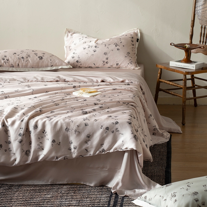 91家纺网 家纺一手货源 找家纺 禾时 2025新款60S兰精天丝数码印花四件套 幽幽暗香粉