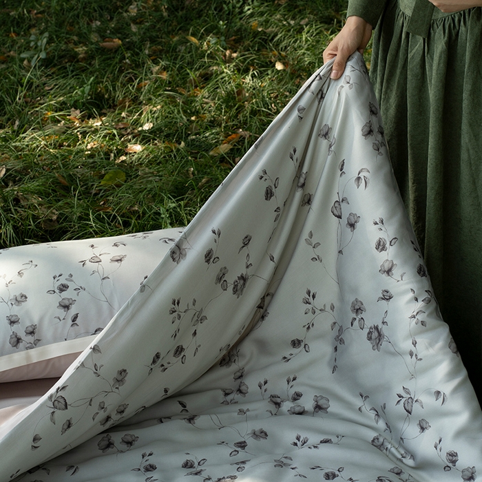 91家纺网 家纺一手货源 找家纺 禾时 2025新款60S兰精天丝数码印花四件套 幽幽暗香绿