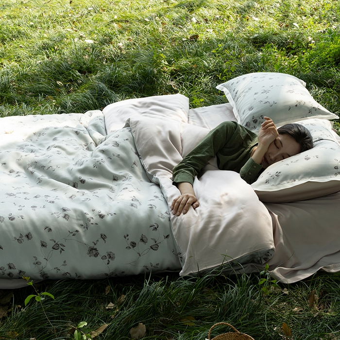 91家纺网 家纺一手货源 找家纺 禾时 2025新款60S兰精天丝数码印花四件套 幽幽暗香绿