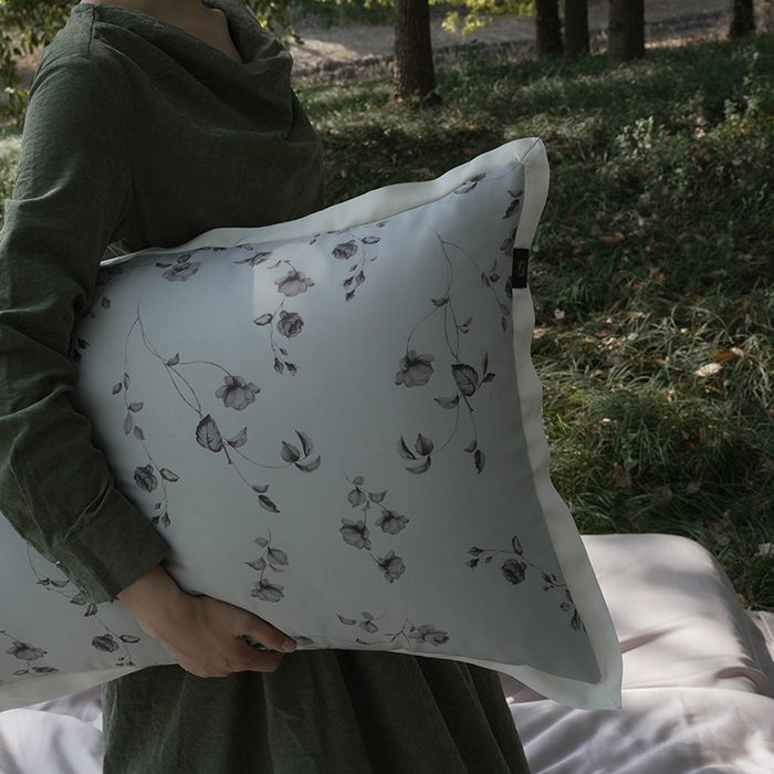 91家纺网 家纺一手货源 找家纺 禾时 2025新款60S兰精天丝数码印花四件套 幽幽暗香绿