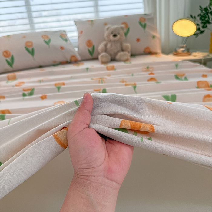 91家纺网 家纺一手货源 找家纺 红日子纺织品 2025新款直播热卖原棉提花锻条老粗布印花床单三件套 花香四溢