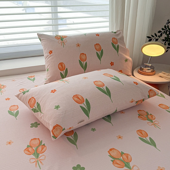 91家纺网 家纺一手货源 找家纺 红日子纺织品 2025新款直播热卖原棉提花锻条老粗布印花床单三件套 花香四溢