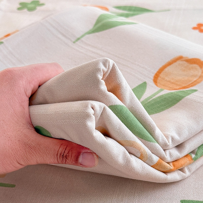 91家纺网 家纺一手货源 找家纺 红日子纺织品 2025新款直播热卖原棉提花锻条老粗布印花床单三件套 花香四溢