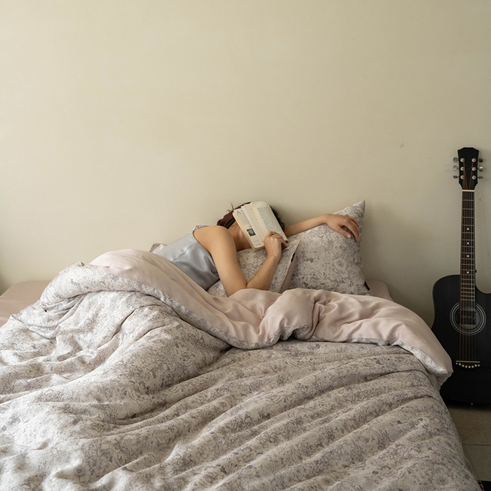 91家纺网 家纺一手货源 找家纺 禾时 2025新款60S兰精天丝数码印花四件套 安夏-灰