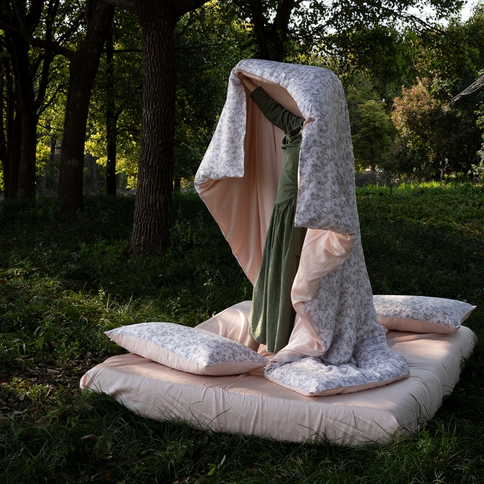 91家纺网 家纺一手货源 找家纺 禾时 2025新款60S兰精天丝数码印花四件套 春意浓粉