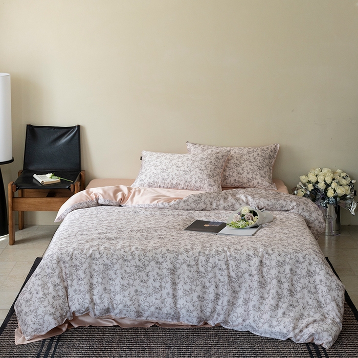 91家纺网 家纺一手货源 找家纺 禾时 2025新款60S兰精天丝数码印花四件套 春意浓粉