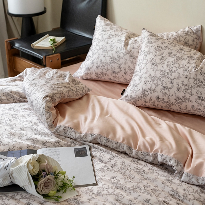 91家纺网 家纺一手货源 找家纺 禾时 2025新款60S兰精天丝数码印花四件套 春意浓粉