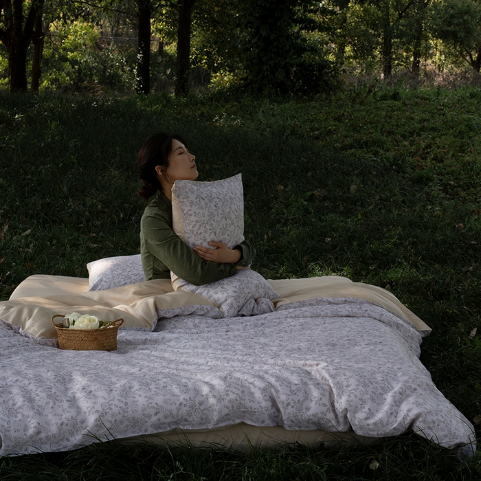 91家纺网 家纺一手货源 找家纺 禾时 2025新款60S兰精天丝数码印花四件套 花未央-白