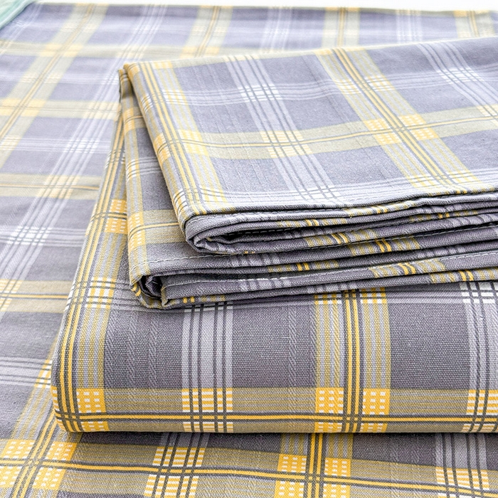 91家纺网 家纺一手货源 找家纺 红日子纺织品 2025新款直播热卖原棉提花锻条老粗布印花床单三件套 灰格