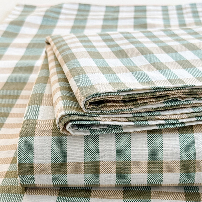 91家纺网 家纺一手货源 找家纺 红日子纺织品 2025新款直播热卖原棉提花锻条老粗布印花床单三件套 卡其格