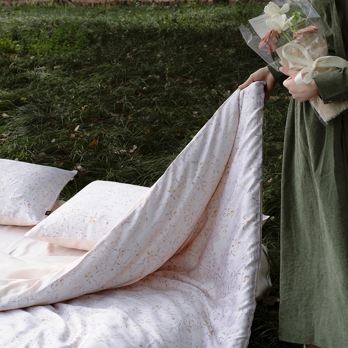 91家纺网 家纺一手货源 找家纺 禾时 2025新款60S兰精天丝数码印花四件套 慕沙-白