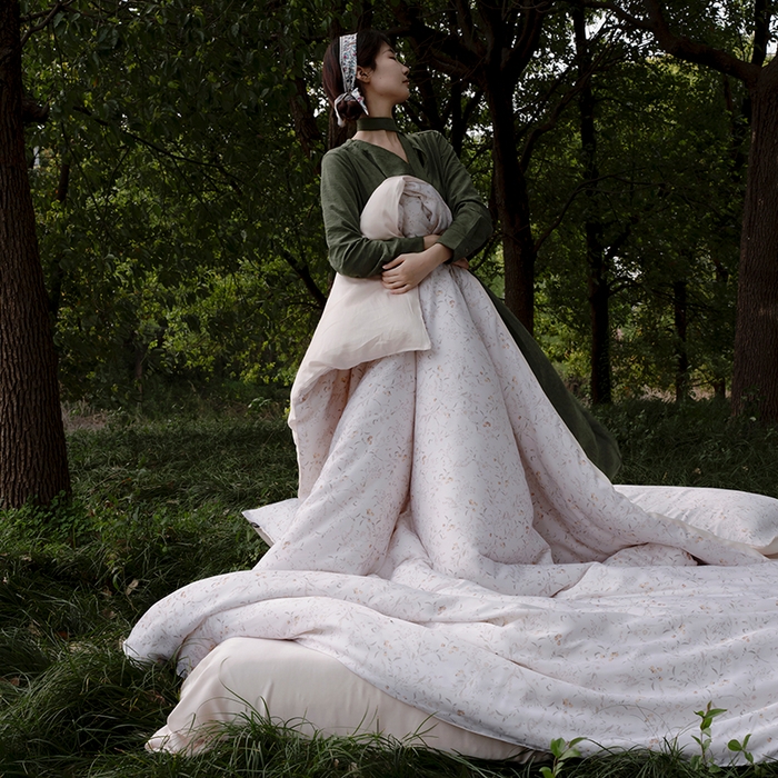 91家纺网 家纺一手货源 找家纺 禾时 2025新款60S兰精天丝数码印花四件套 慕沙-白