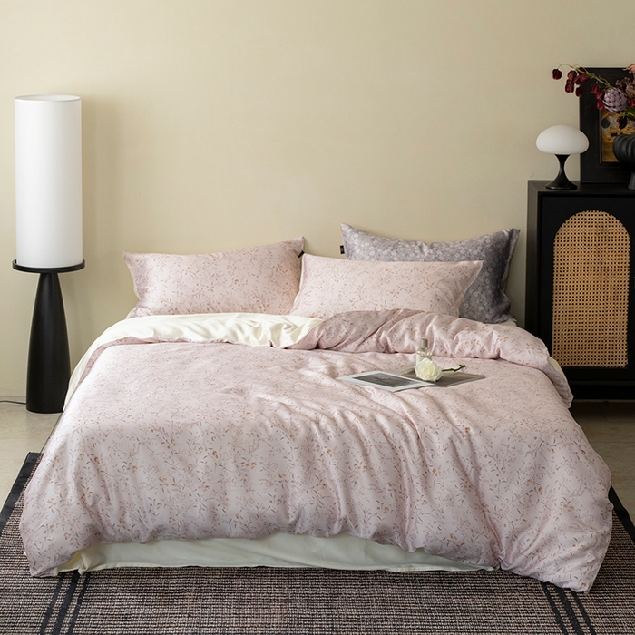 91家纺网 家纺一手货源 找家纺 禾时 2025新款60S兰精天丝数码印花四件套 慕沙-粉