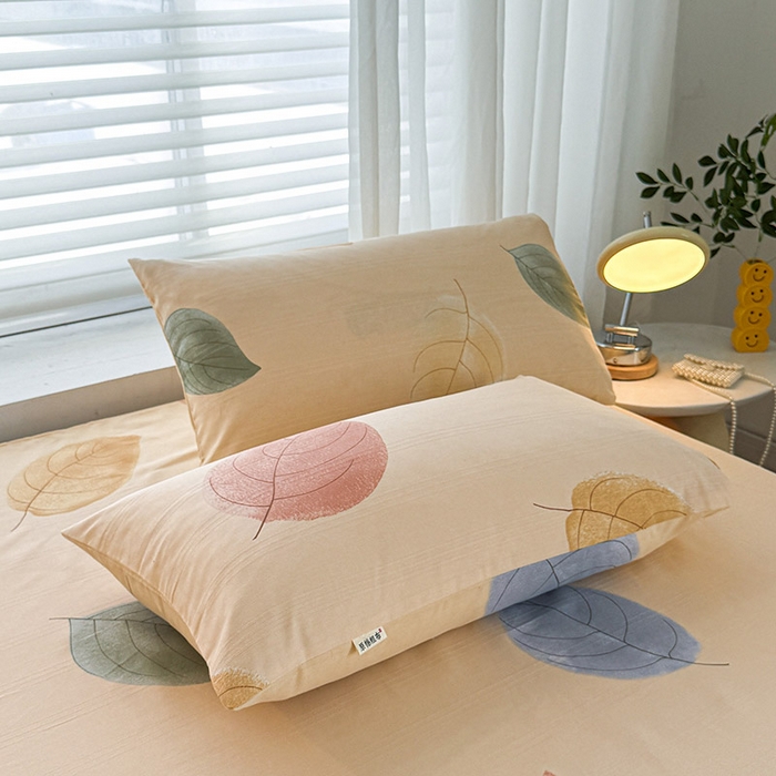 91家纺网 家纺一手货源 找家纺 红日子纺织品 2025新款直播热卖原棉提花锻条老粗布印花床单三件套 飘絮