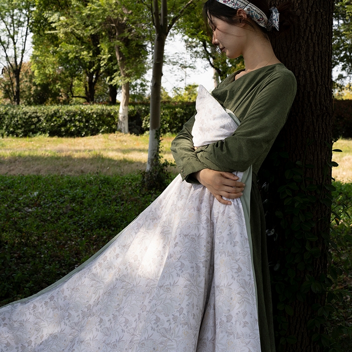 91家纺网 家纺一手货源 找家纺 禾时 2025新款60S兰精天丝数码印花四件套 南芙白（枕套带边）