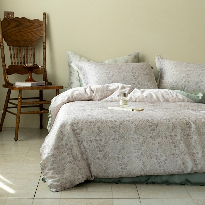 91家纺网 家纺一手货源 找家纺 禾时 2025新款60S兰精天丝数码印花四件套 南芙白（枕套带边）