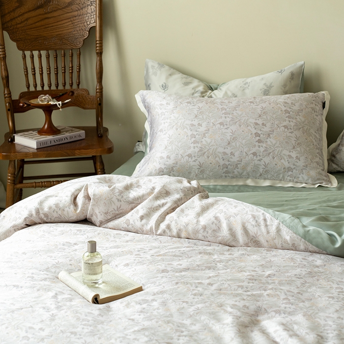 91家纺网 家纺一手货源 找家纺 禾时 2025新款60S兰精天丝数码印花四件套 南芙白（枕套带边）