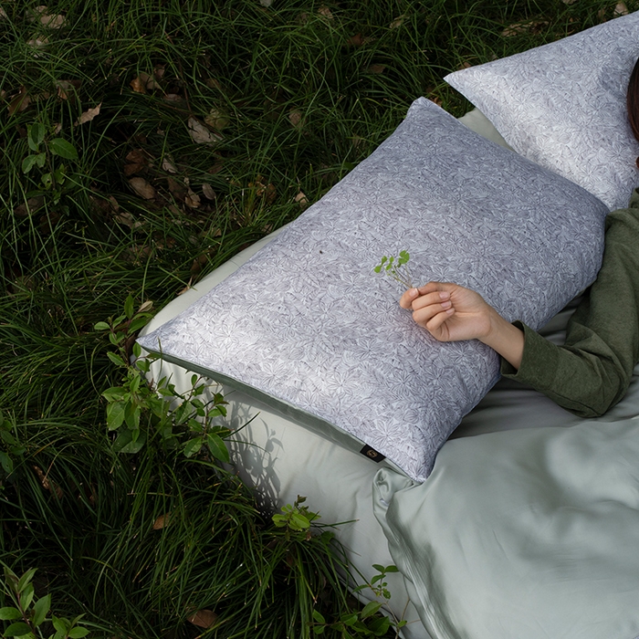 91家纺网 家纺一手货源 找家纺 禾时 2025新款60S兰精天丝数码印花四件套 晚风-浅灰