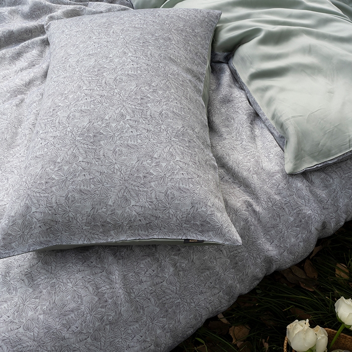 91家纺网 家纺一手货源 找家纺 禾时 2025新款60S兰精天丝数码印花四件套 晚风-浅灰