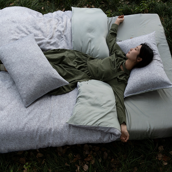 91家纺网 家纺一手货源 找家纺 禾时 2025新款60S兰精天丝数码印花四件套 晚风-浅灰