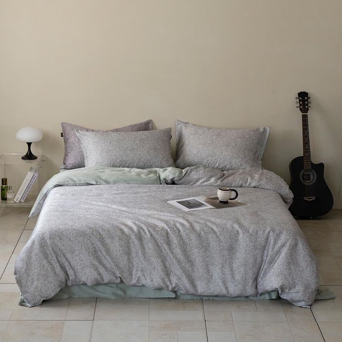 91家纺网 家纺一手货源 找家纺 禾时 2025新款60S兰精天丝数码印花四件套 晚风-浅灰