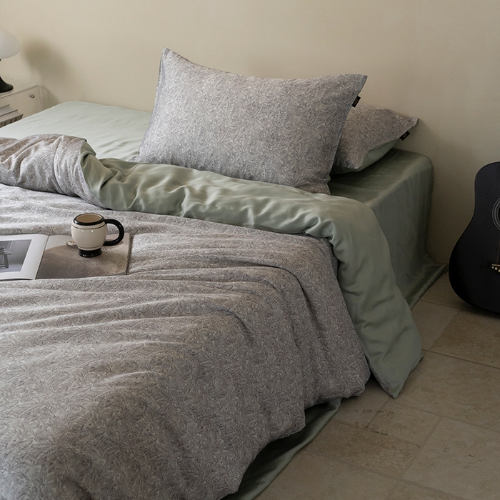 91家纺网 家纺一手货源 找家纺 禾时 2025新款60S兰精天丝数码印花四件套 晚风-浅灰