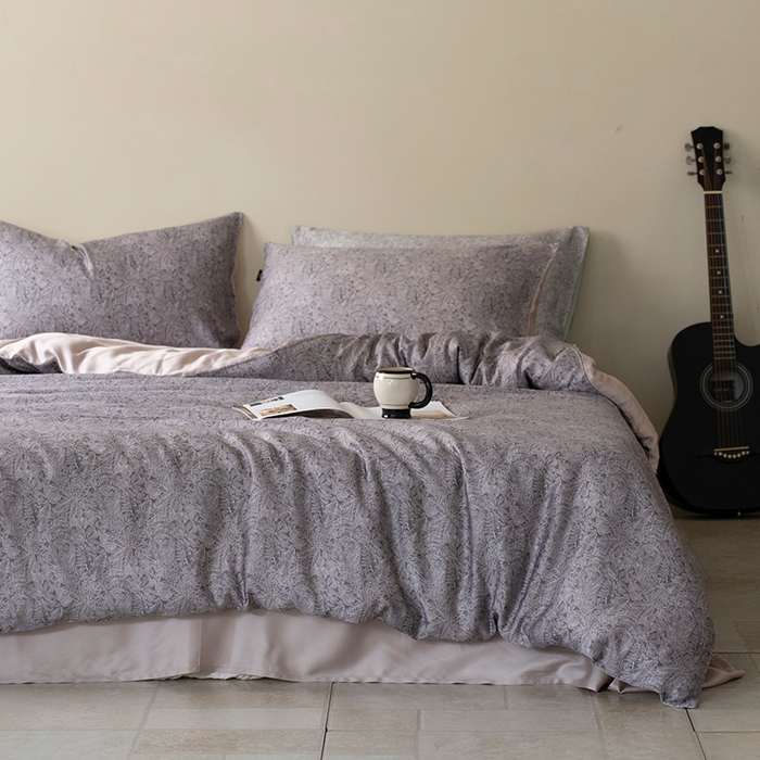 91家纺网 家纺一手货源 找家纺 禾时 2025新款60S兰精天丝数码印花四件套 晚风-深灰