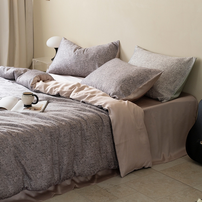 91家纺网 家纺一手货源 找家纺 禾时 2025新款60S兰精天丝数码印花四件套 晚风-深灰