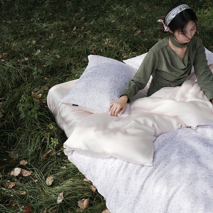 91家纺网 家纺一手货源 找家纺 禾时 2025新款60S兰精天丝数码印花四件套 薇薇安绵白