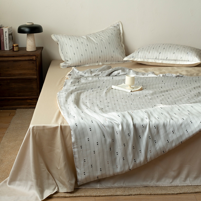 91家纺网 家纺一手货源 找家纺 禾时 2025新款60S兰精天丝数码印花四件套 心悦绿（枕套带边）