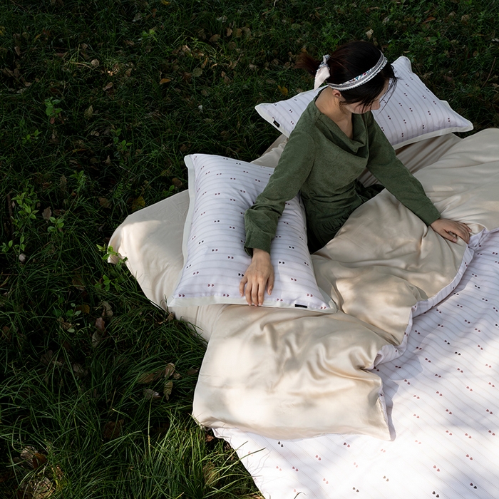 91家纺网 家纺一手货源 找家纺 禾时 2025新款60S兰精天丝数码印花四件套 心悦乳白（枕套带边）