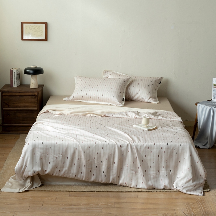 91家纺网 家纺一手货源 找家纺 禾时 2025新款60S兰精天丝数码印花四件套 心悦乳白（枕套带边）