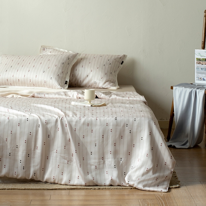 91家纺网 家纺一手货源 找家纺 禾时 2025新款60S兰精天丝数码印花四件套 心悦乳白（枕套带边）