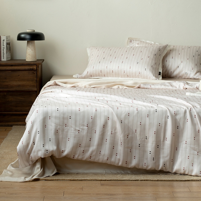 91家纺网 家纺一手货源 找家纺 禾时 2025新款60S兰精天丝数码印花四件套 心悦乳白（枕套带边）