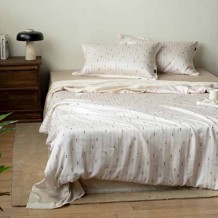 91家纺网 家纺一手货源 找家纺 禾时 2025新款60S兰精天丝数码印花四件套 心悦乳白（枕套带边）