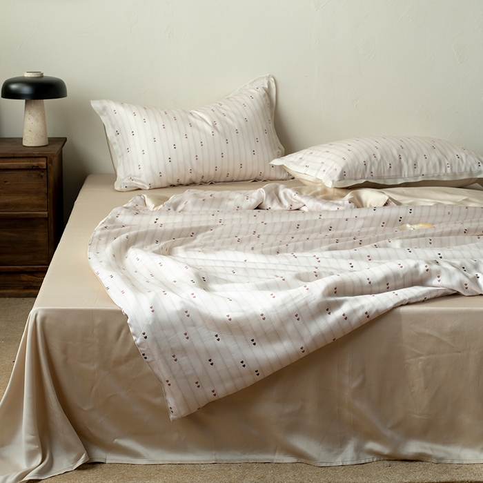 91家纺网 家纺一手货源 找家纺 禾时 2025新款60S兰精天丝数码印花四件套 心悦乳白（枕套带边）