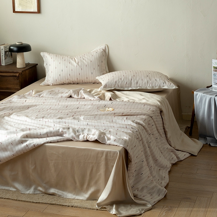 91家纺网 家纺一手货源 找家纺 禾时 2025新款60S兰精天丝数码印花四件套 心悦乳白（枕套带边）