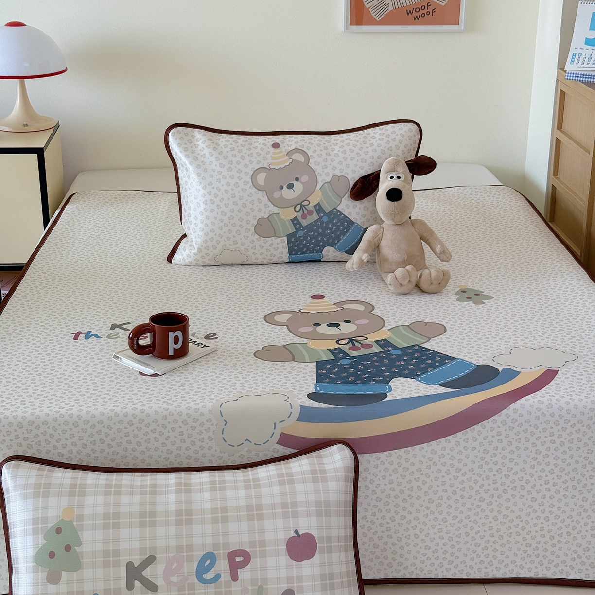 91家纺网 家纺一手货源 找家纺 美乐迪家纺 2025新款碳光凉感丝冰丝凉席席子 彩虹小熊