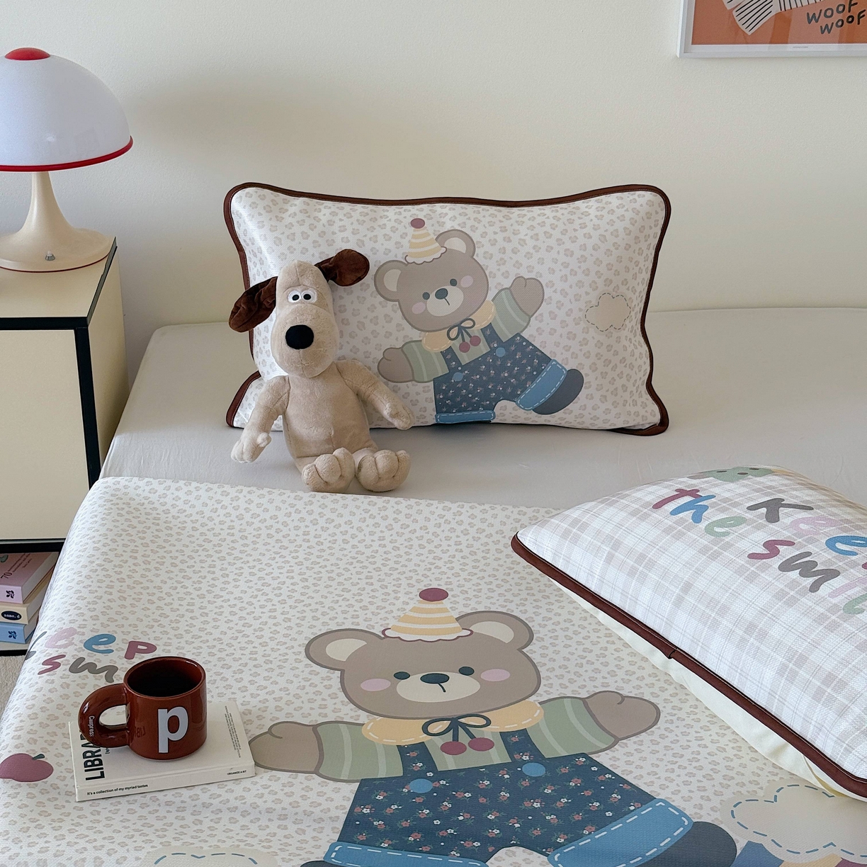 91家纺网 家纺一手货源 找家纺 美乐迪家纺 2025新款碳光凉感丝冰丝凉席席子 彩虹小熊