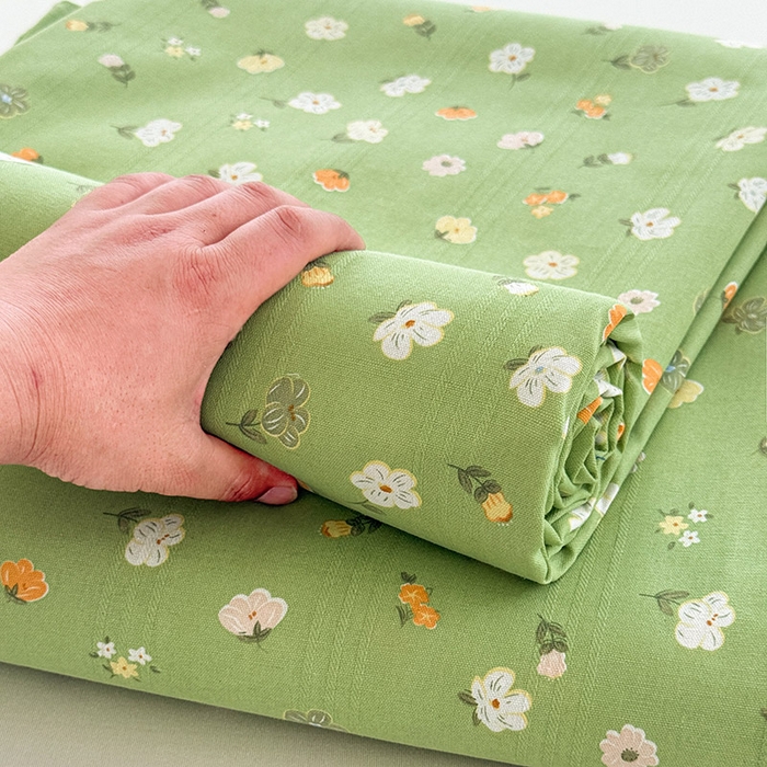 91家纺网 家纺一手货源 找家纺 红日子纺织品 2025新款直播热卖原棉提花锻条老粗布印花床单三件套 春暖花开