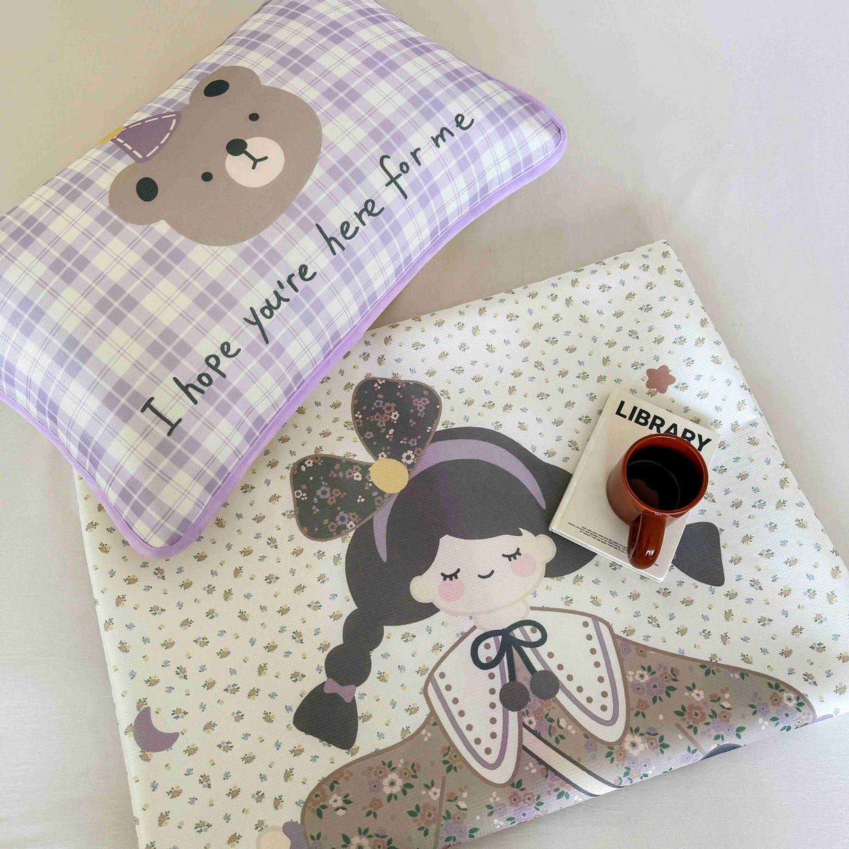 91家纺网 家纺一手货源 找家纺 美乐迪家纺 2025新款碳光凉感丝冰丝凉席席子 可爱女孩