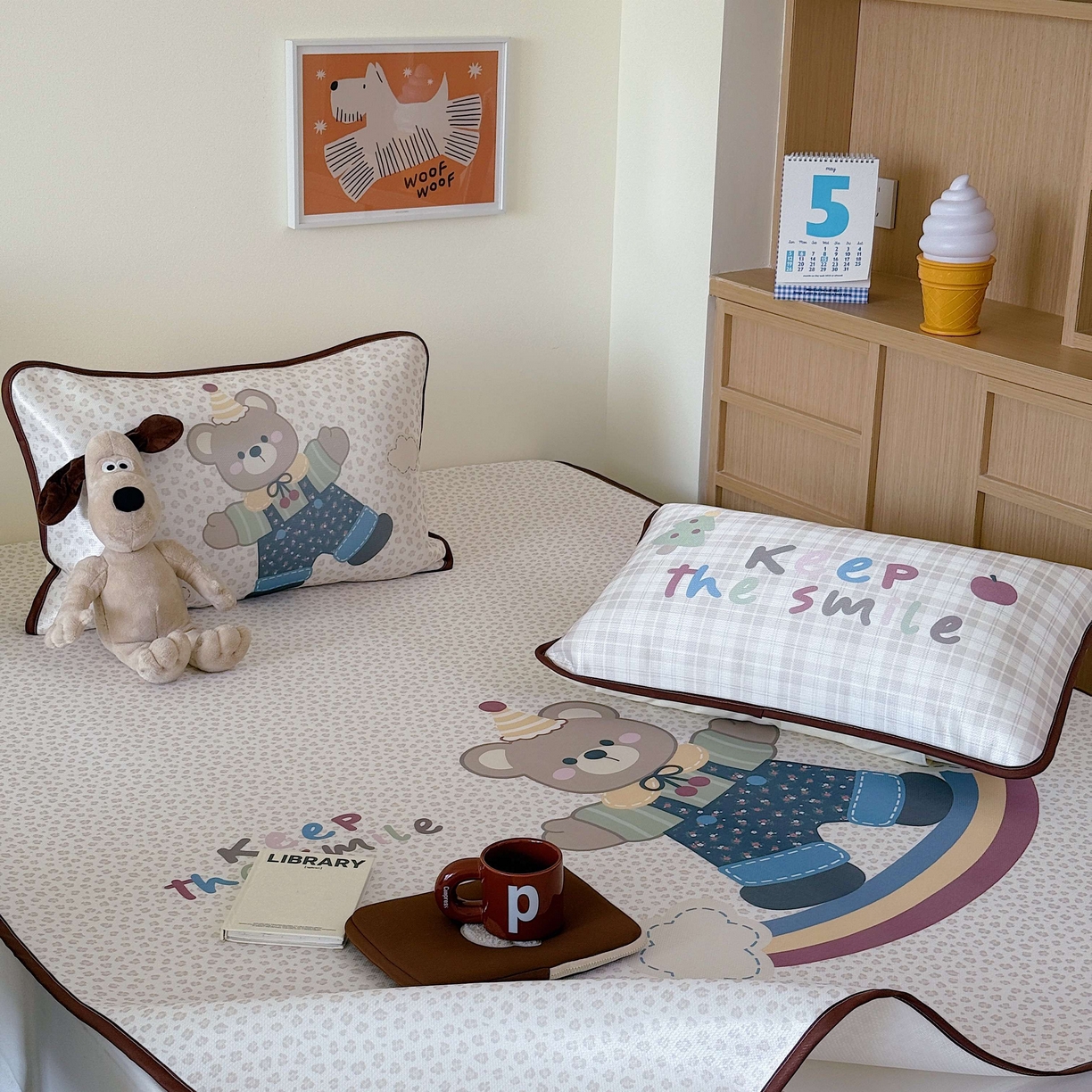 91家纺网 家纺一手货源 找家纺 美乐迪家纺 2025新款碳光凉感丝冰丝凉席席子 彩虹小熊