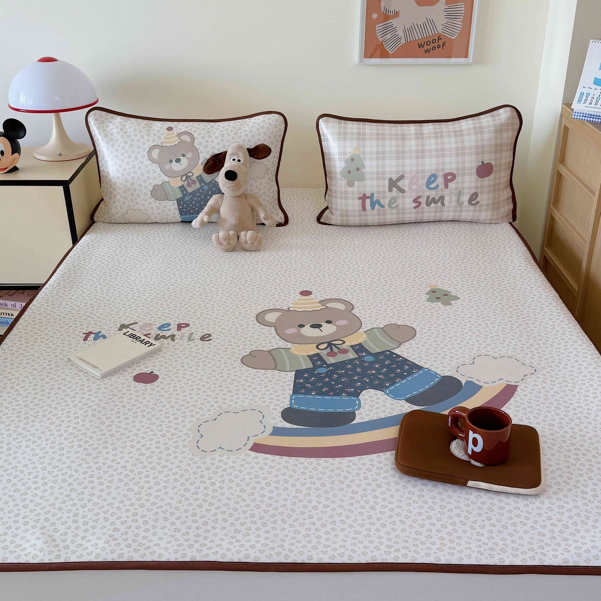 91家纺网 家纺一手货源 找家纺 美乐迪家纺 2025新款碳光凉感丝冰丝凉席席子 彩虹小熊